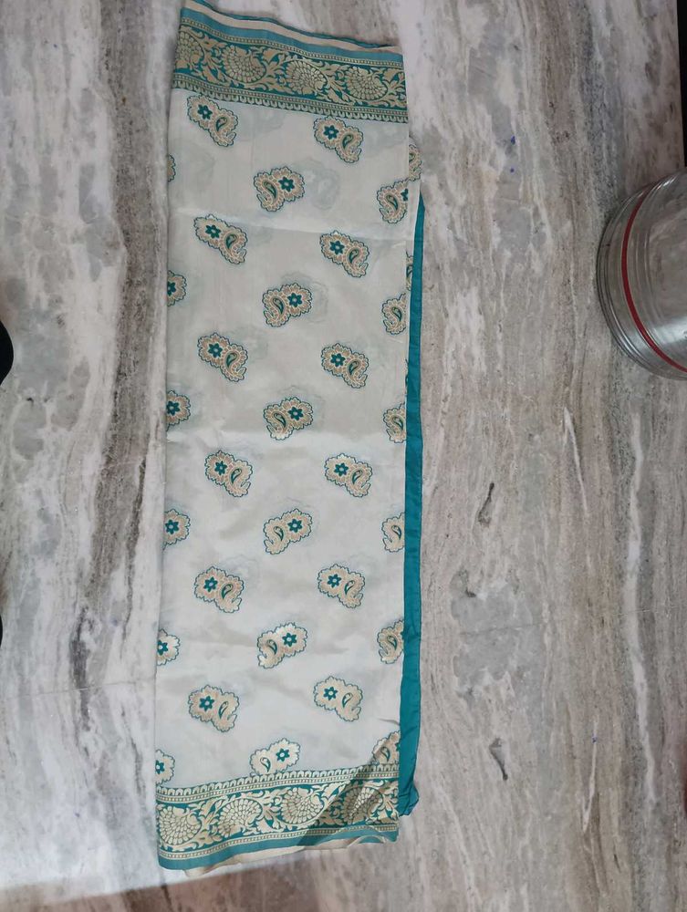 Elegant White Saree with Teal Border wit