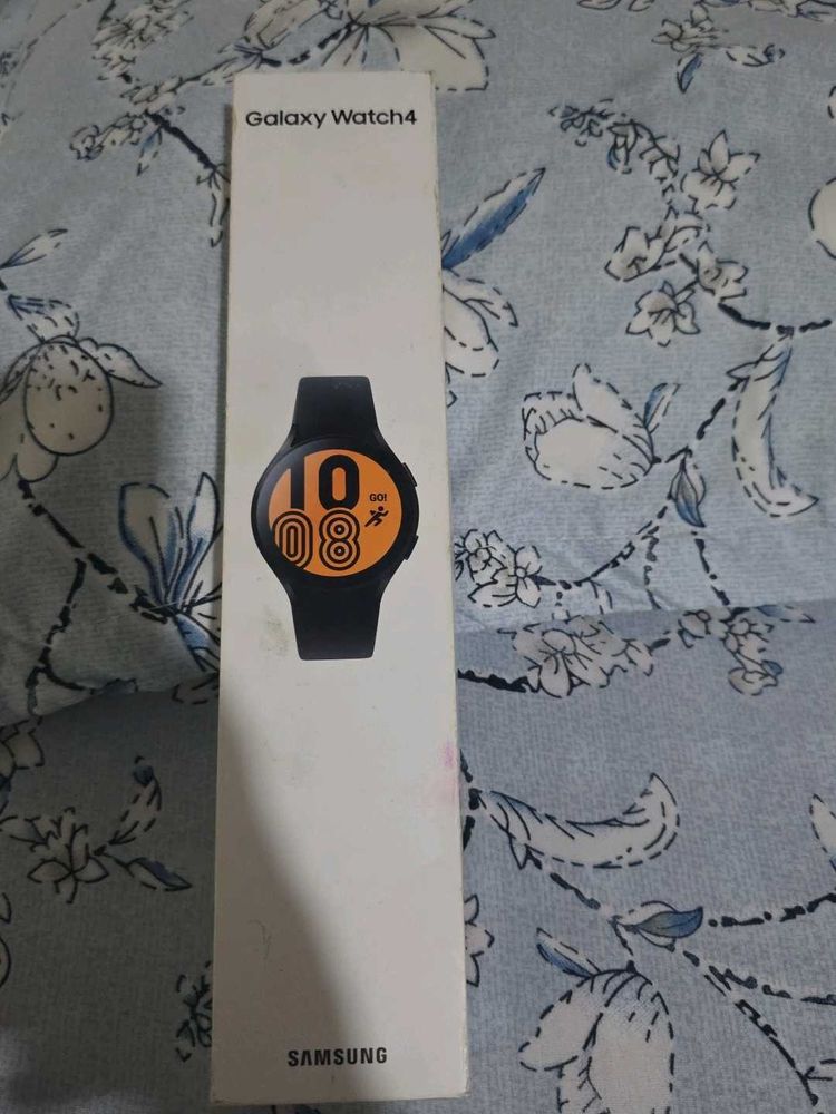Samsung Galaxy Watch 4 Smartwatch...price drop