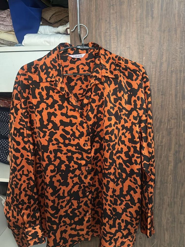Stylish Leopard Print Button-Up Shirt