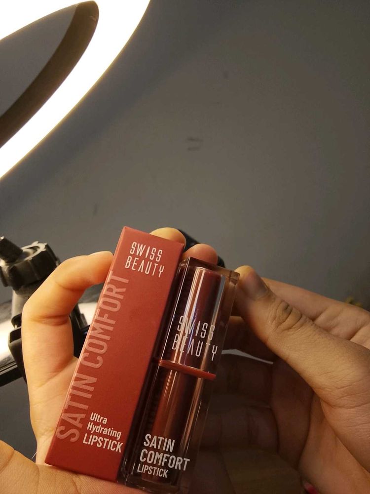 Swiss Beauty Satin Comfort Lipstick – Orange/Brown