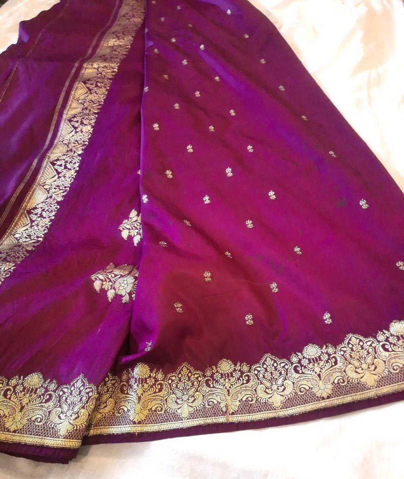 Vintage elegant Purple Saree with Gold Border