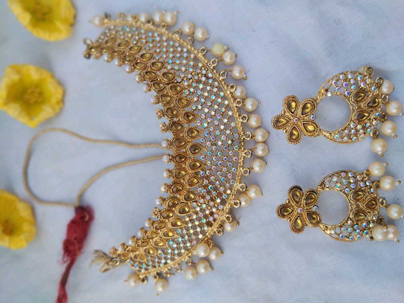 Exquisite Kundan &amp; Pearl Choker Set