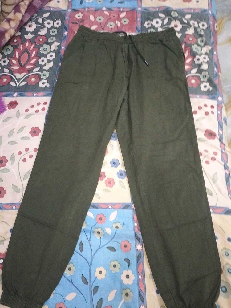 Comfortable Green Joggers