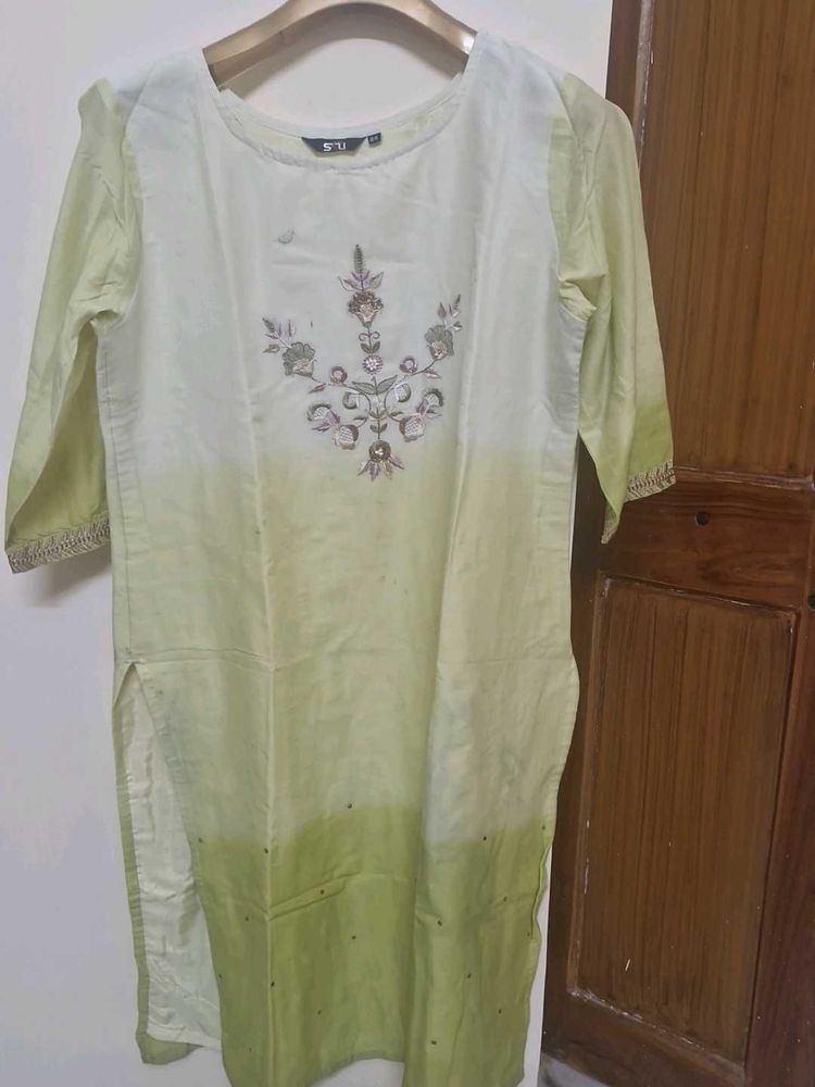 Elegant Embroidered Kurti with sleeveless jacket