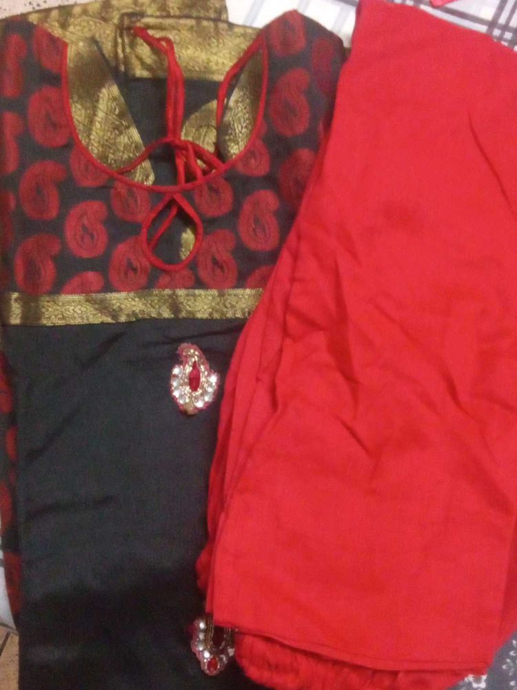 Elegant Black &amp; Red Kurti Set