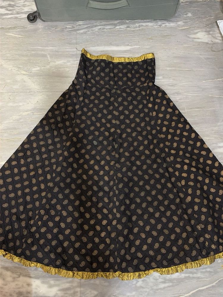 Elegant Black Paisley Print Skirt