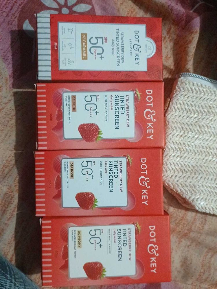 Dot &amp; Key Tinted Sunscreen SPF 50 PA+++.