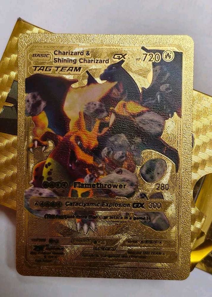 RARE CHARIZARD Card(Golden)