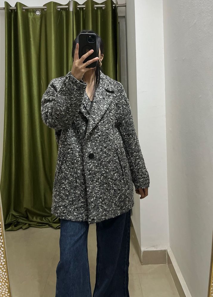 H&amp;M WOMEN OVERSIZED BLACK n WHITE BOUCLE COAT