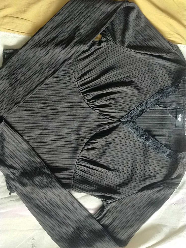 Chic Black Ribbed Lace Trim Top