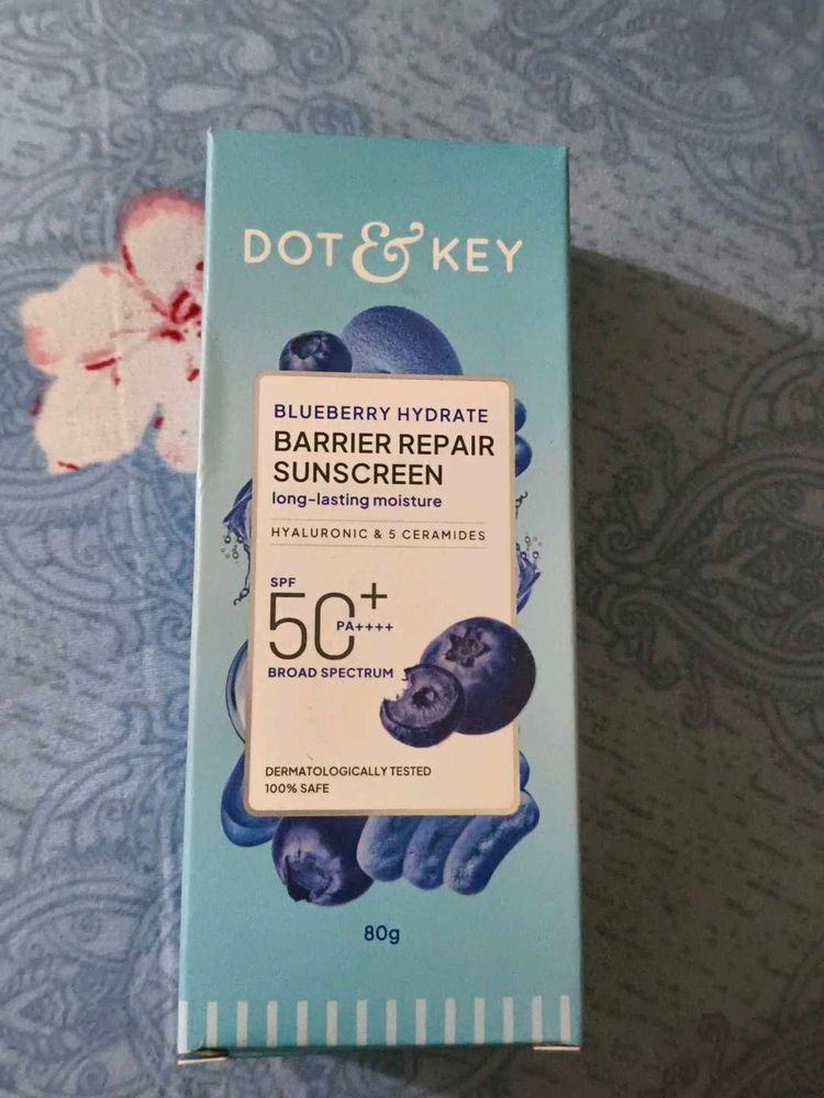 Dot &amp; Key Blueberry Sunscreen SPF 50