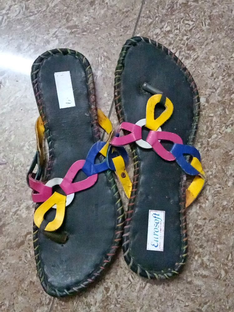 Slippers, Size 6