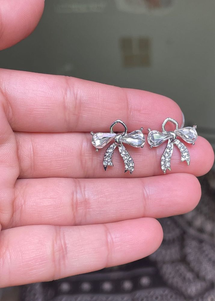 cute bow diamond earings 🎀