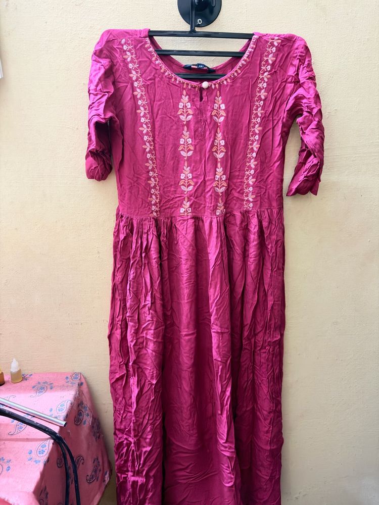 Beautiful Pink Embroidered Kurta