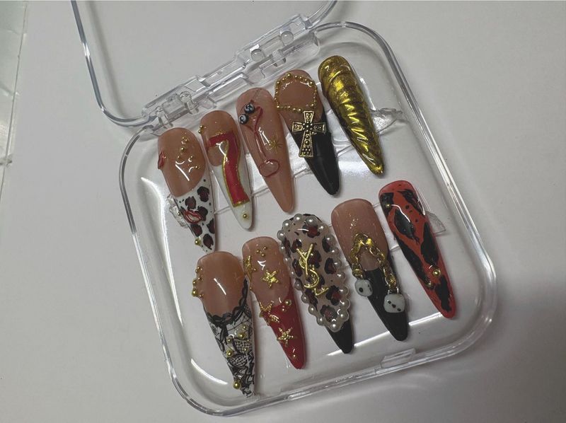 Designer Press-On Nails Set