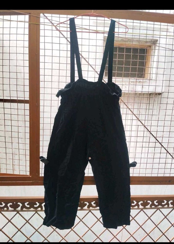 Black suspender pant