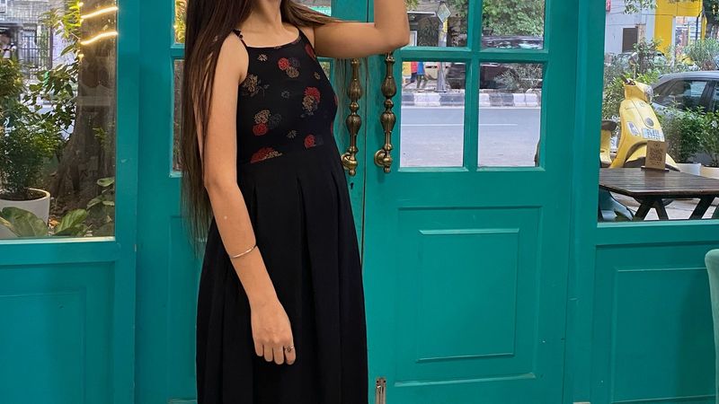 Stylish Black Midi Dress