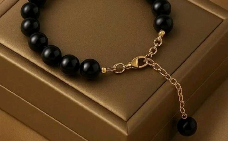 Elegant Black Beaded Bracelet