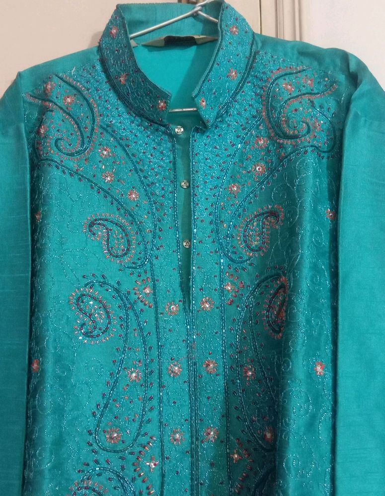 Men's Embroidered Kurta
