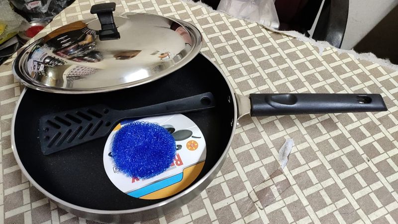 NEW BRANDED NONSTICK FRY PAN WITH S.S LID