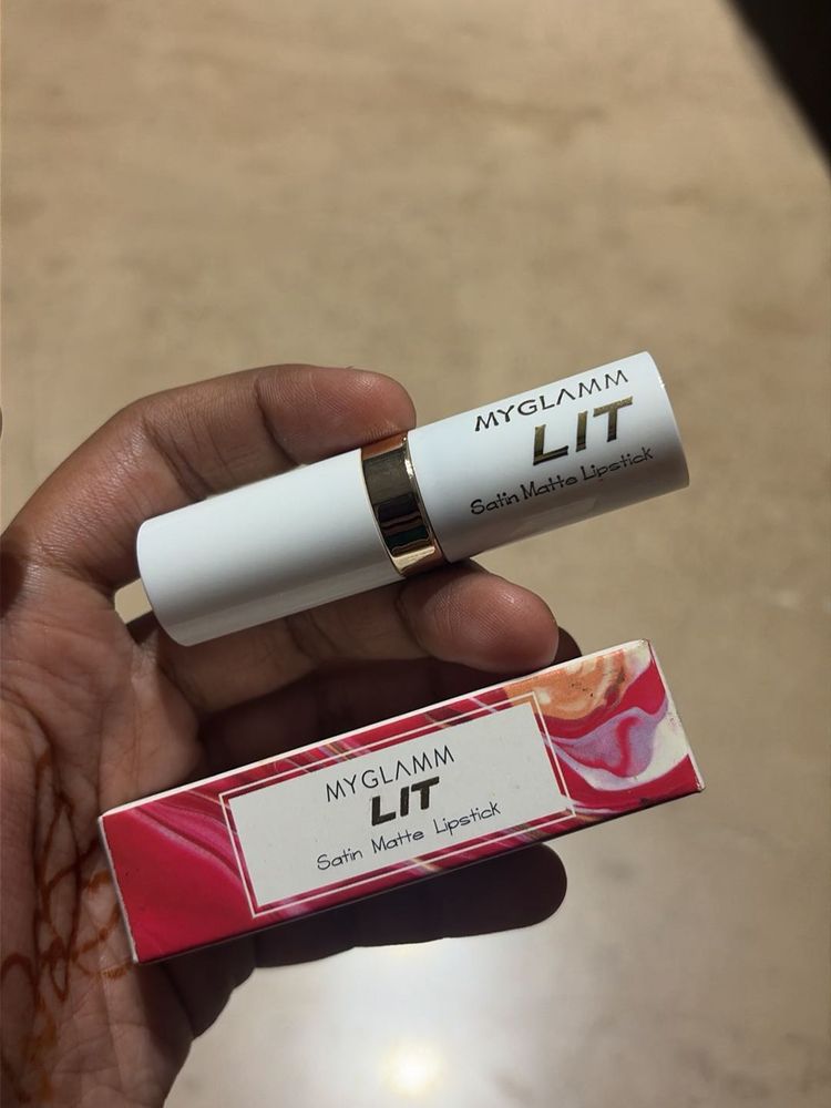 MyGlamm LIT Satin Matte Lipstick