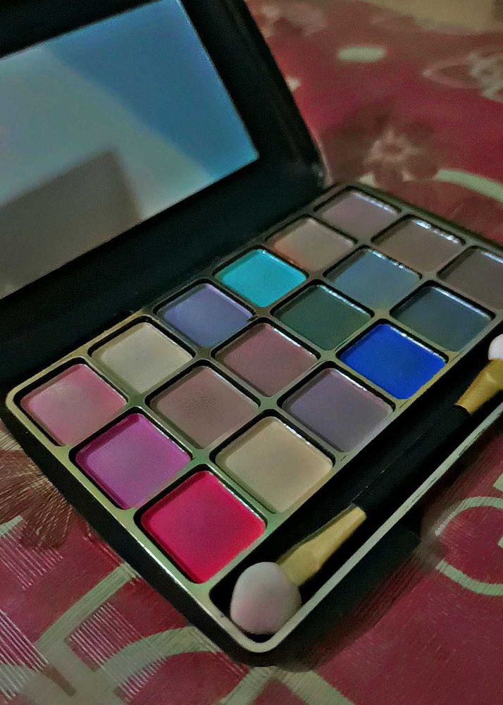 Multi-Color Eyeshadow Palette