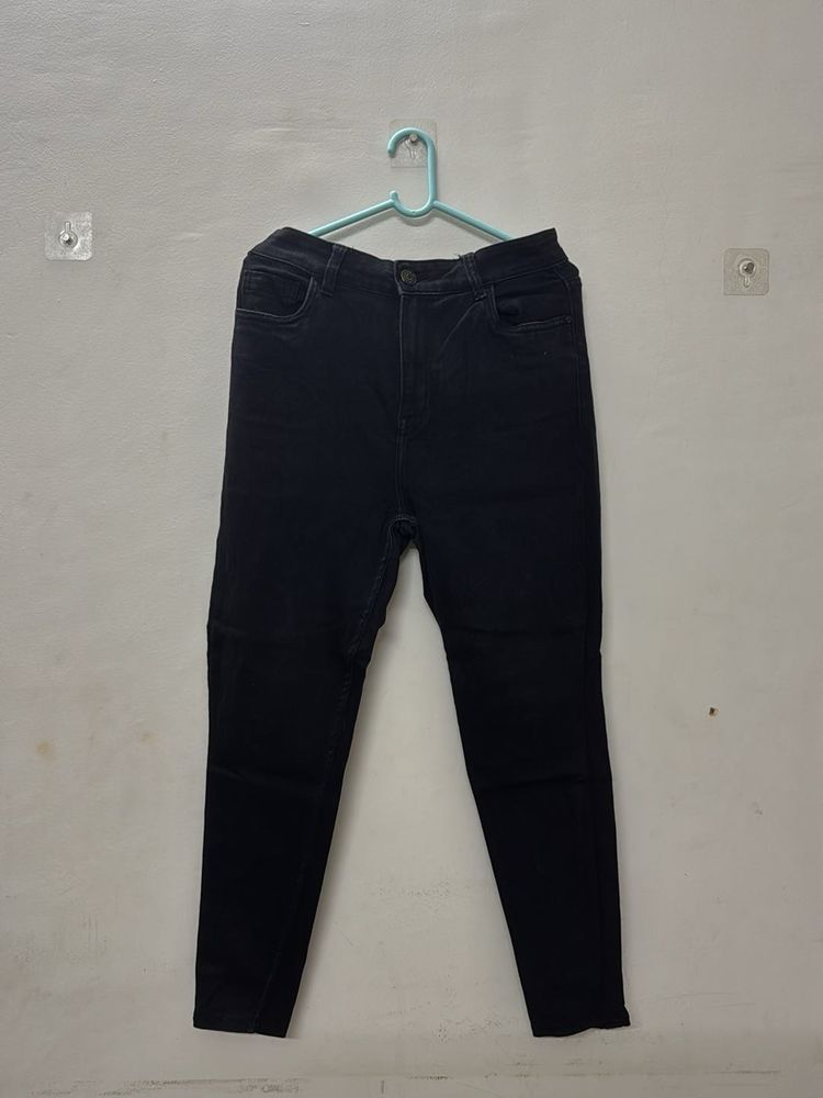 Classic Black Skinny Jeans