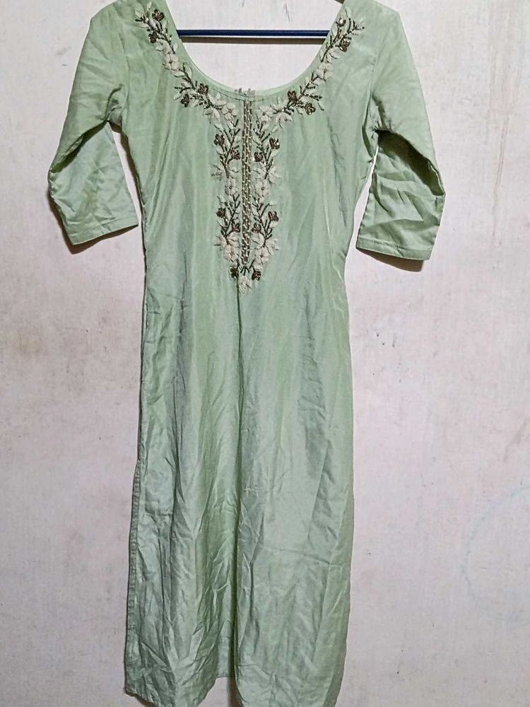 Elegant Embroidered Kurta dupatta no lower