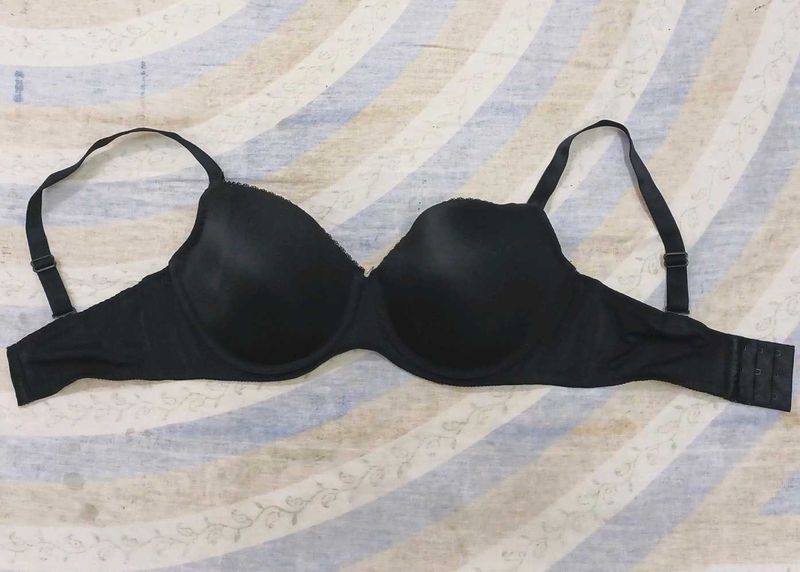 Triumph Wired Black Bra(Non-padded)