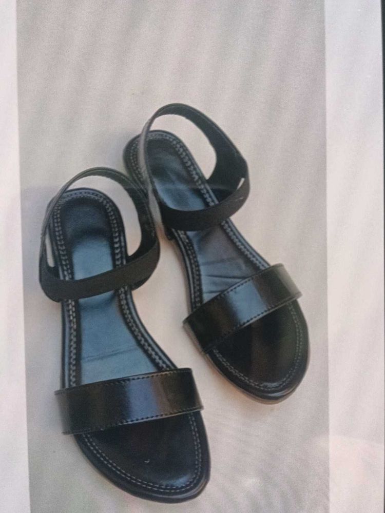 Chic Black Flat Sandals