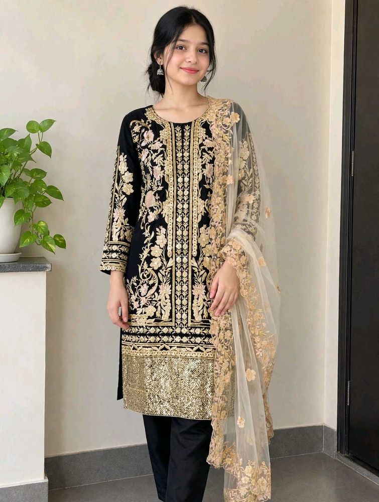 Elegant Embroidered Kurta Set
