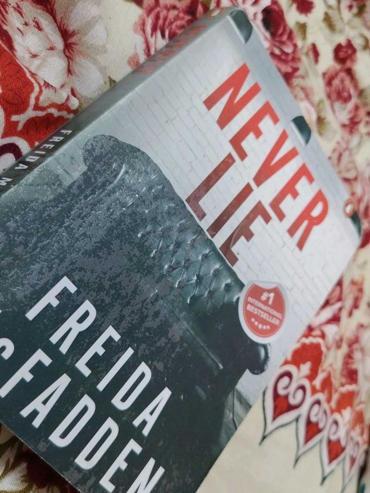 Never Lie by Freida McFadden