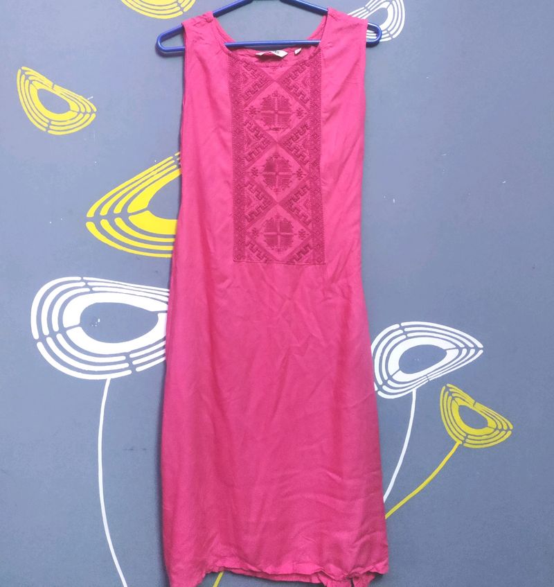 Avaasa Sleeveless Kurta
