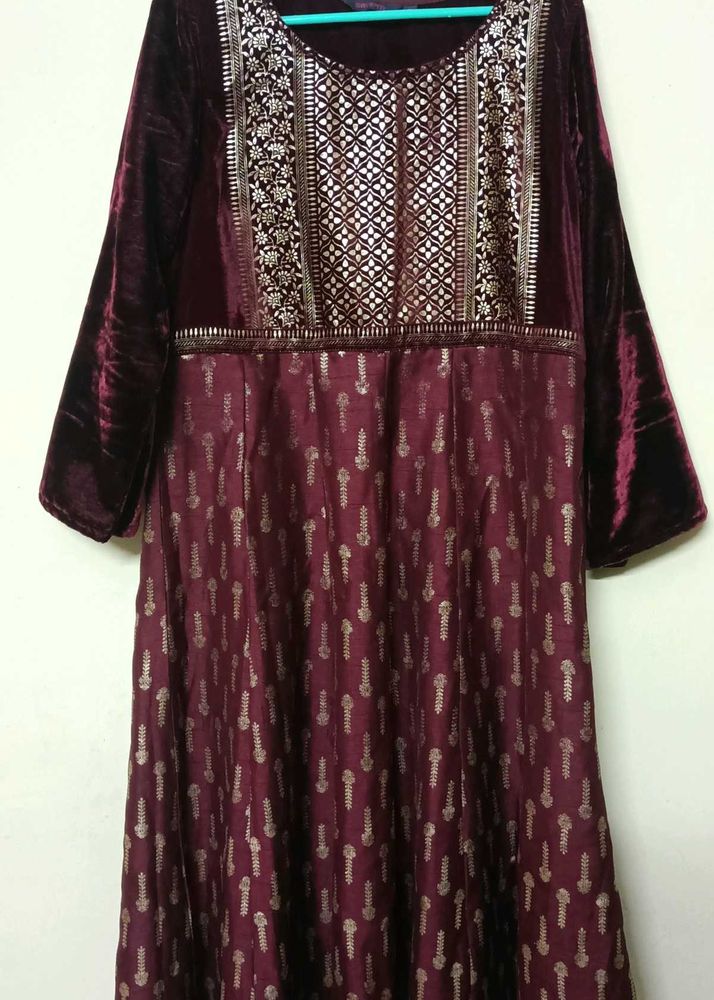 Elegant Velvet Kurta with Gold Print