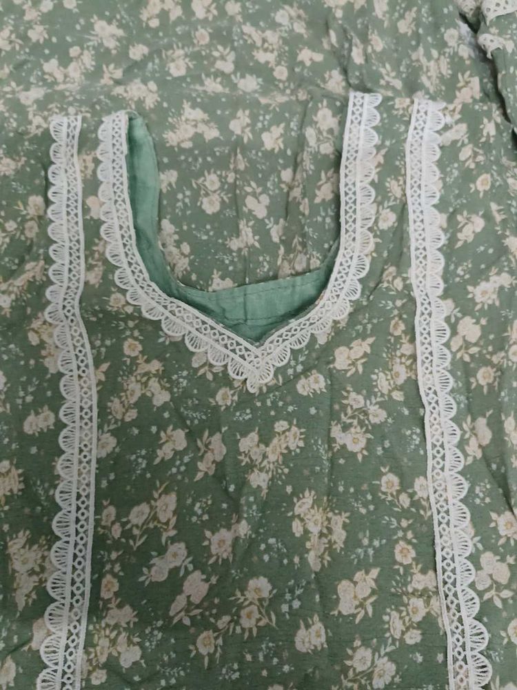 Green Floral Kurta with Lace Detail