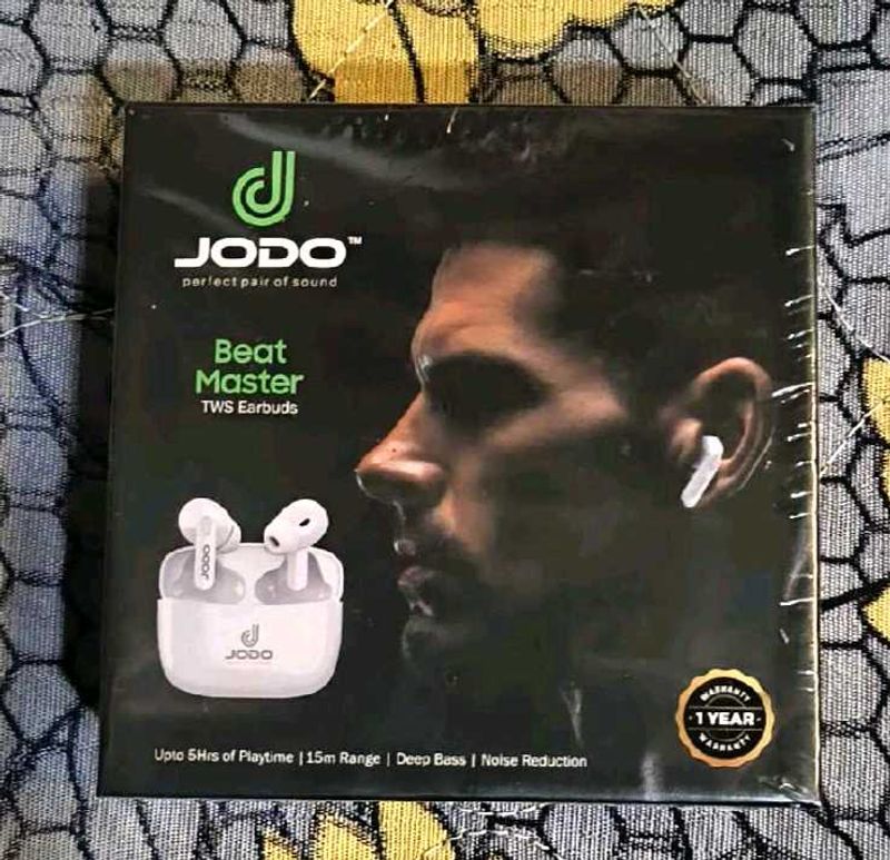 Earbuds (Beat Master's Original) Totally New