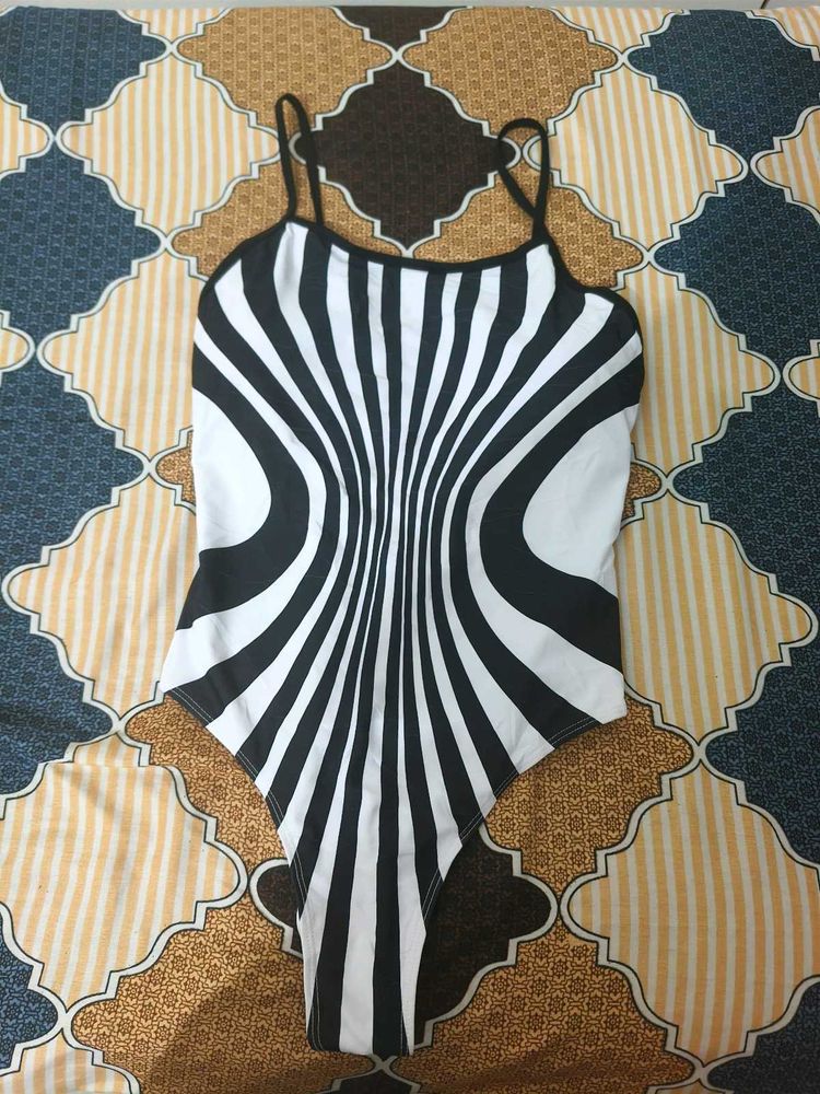 Black n white bodysuit bodycon