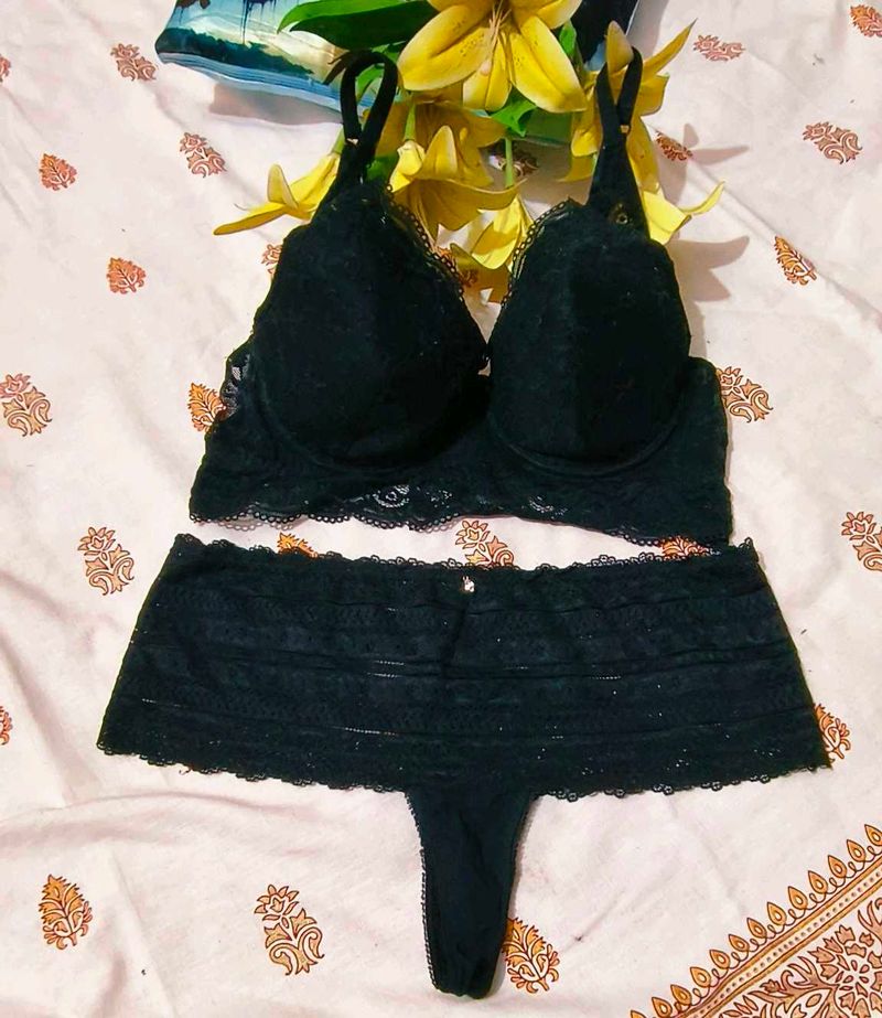Very Beautiful N Sexy Brallete With Brief