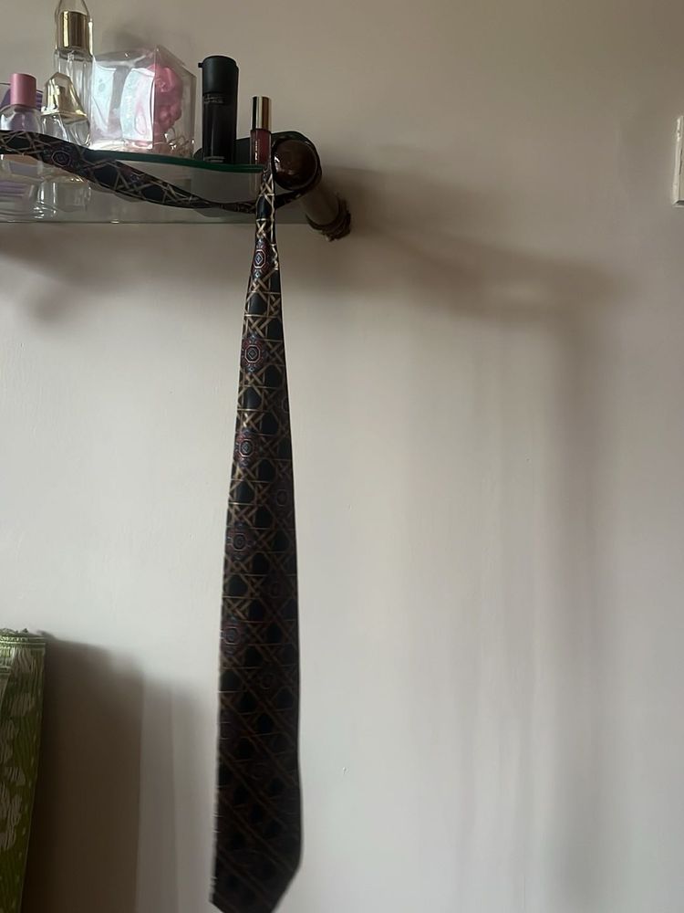Stylish Geometric Pattern Necktie