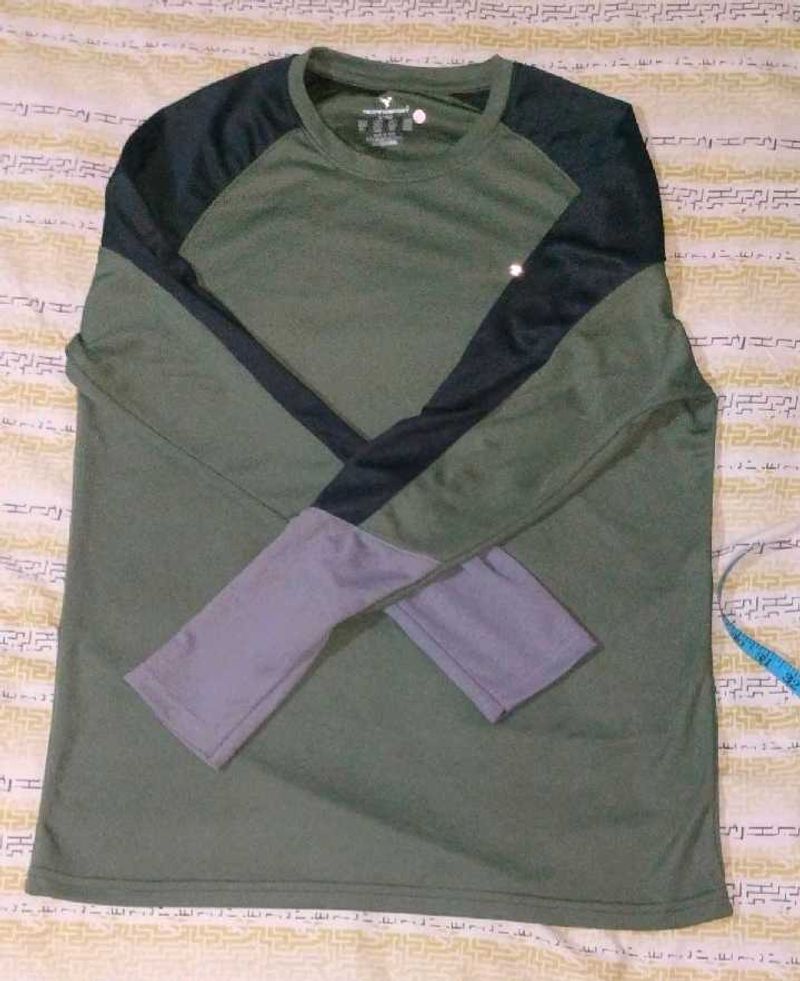 American Eagle Active T-Shirt