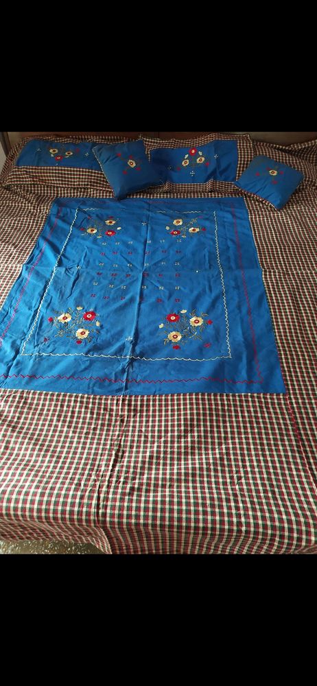 Designer bedsheet set