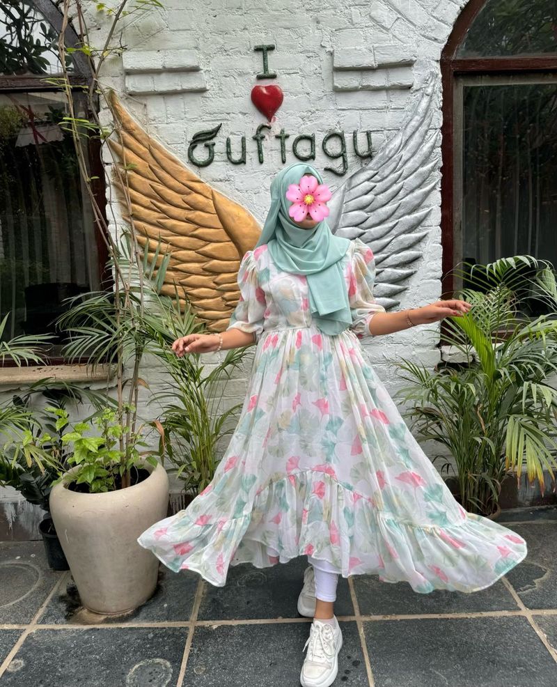 Flowy Floral Print Maxi Dress