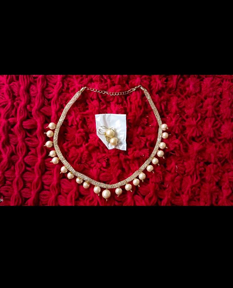 "Elegant Pearl Necklace &amp; Earrings Set"