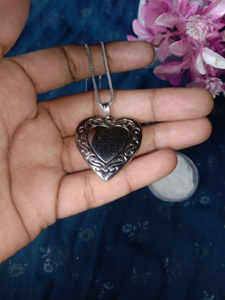 Couples Photo Chain