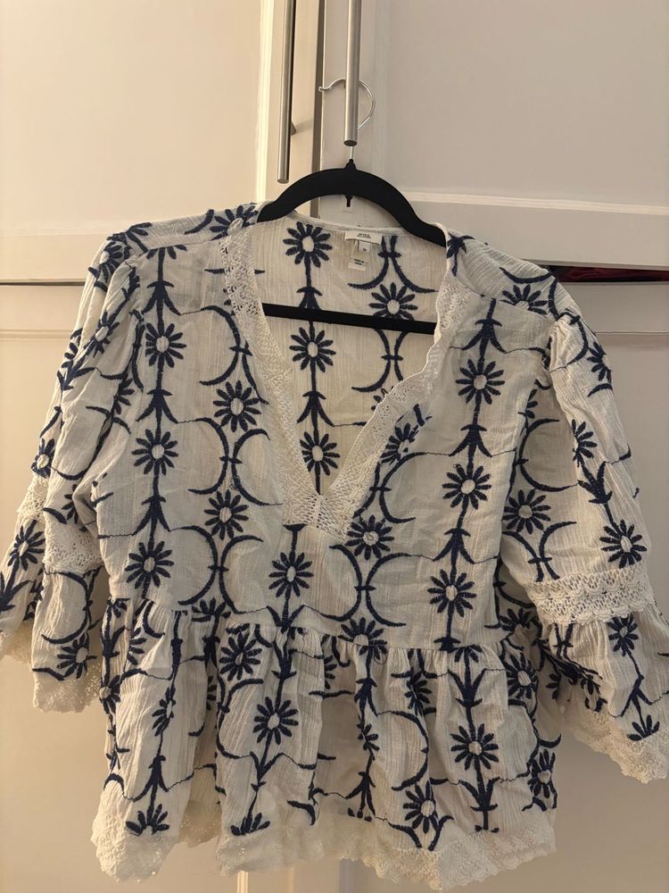 River Island - Embroidered Peplum Top