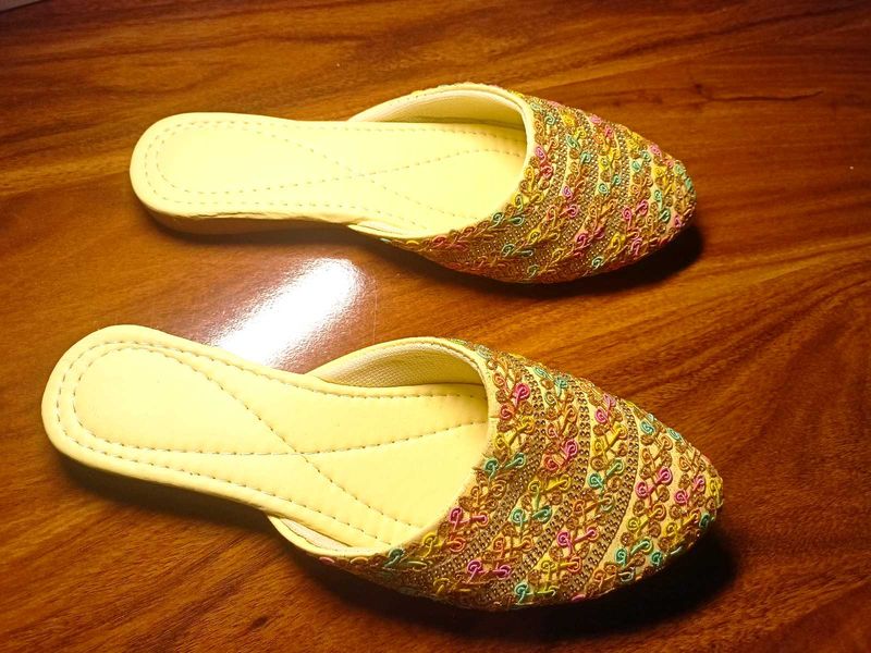 Embroidered Ethnic Slip-On Flats