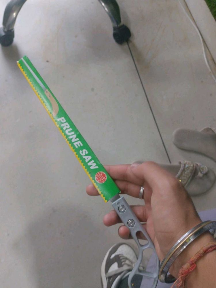hand saw cutter (so sharp)