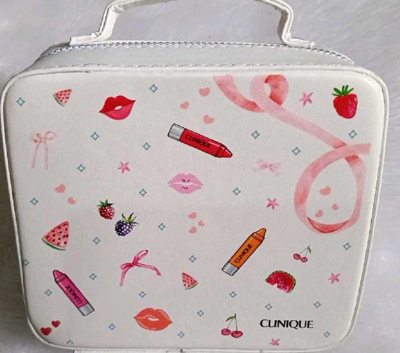 Clinique mini Makeup box ❤️💕