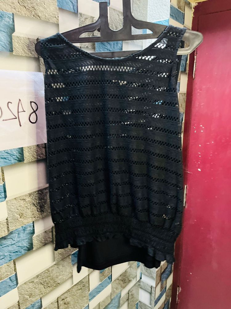 Chic Black Sleeveless Lace Top