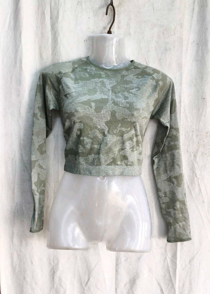 Green Camouflage Long Sleeve Cropped Top